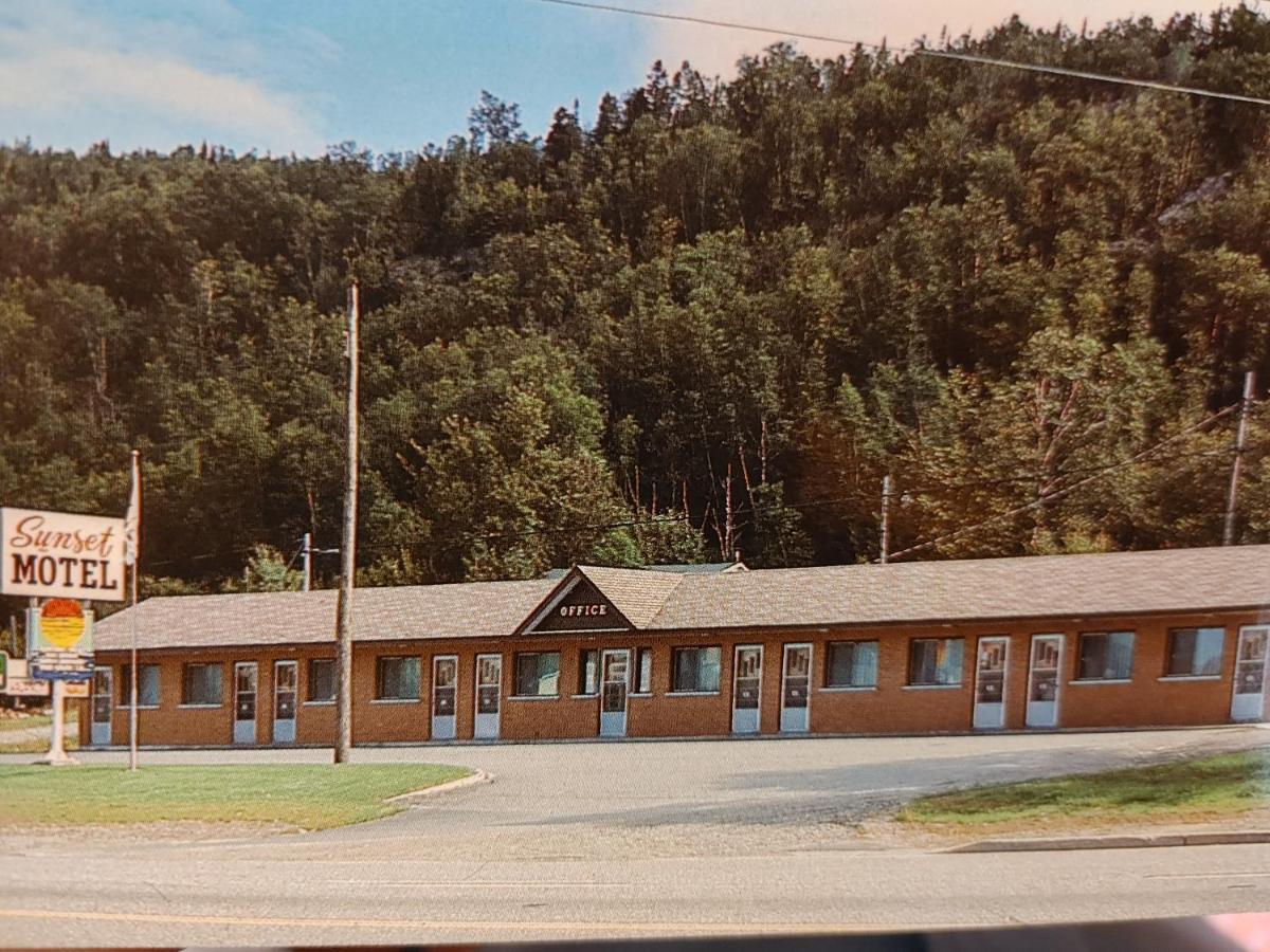 Sunset Motel Schreiber Exterior foto